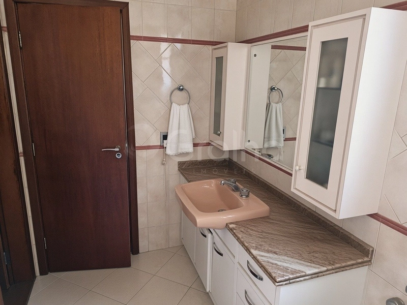 Casa Residencial de 321m² com 4 quartos no Centro: 28ª foto da galeria de imagens do imóvel