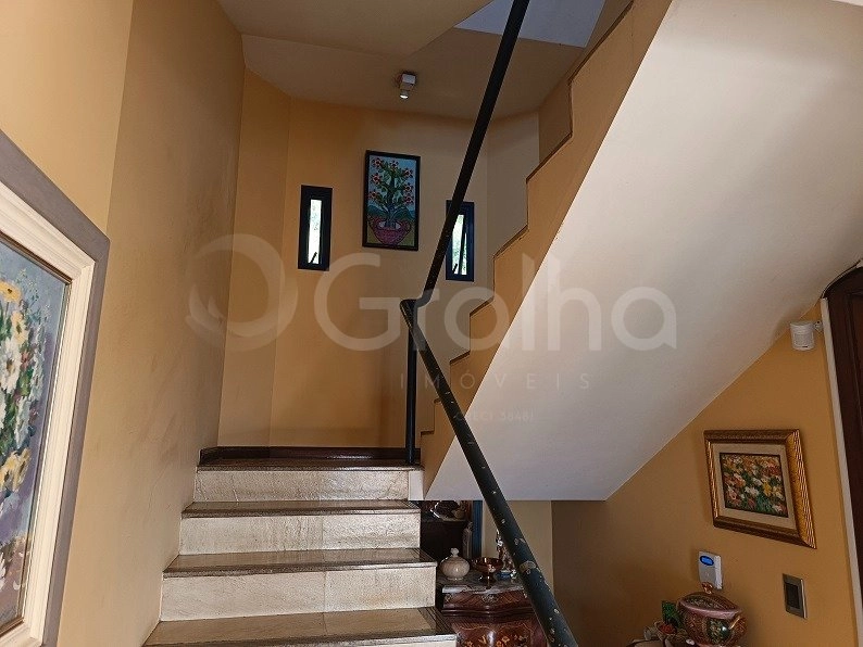 Casa Residencial de 321m² com 4 quartos no Centro: 14ª foto da galeria de imagens do imóvel