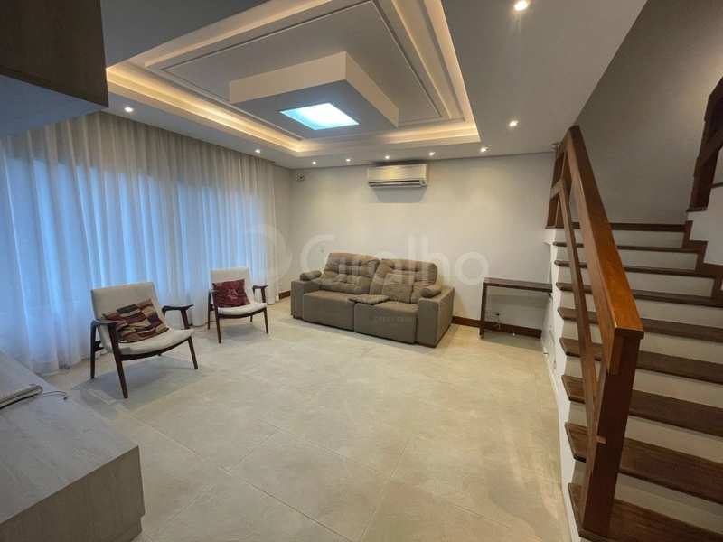 Casa Residencial em Condomínio de 179 m² com 3 suítes na Lagoa da Conceição: 1ª foto da galeria de imagens do imóvel