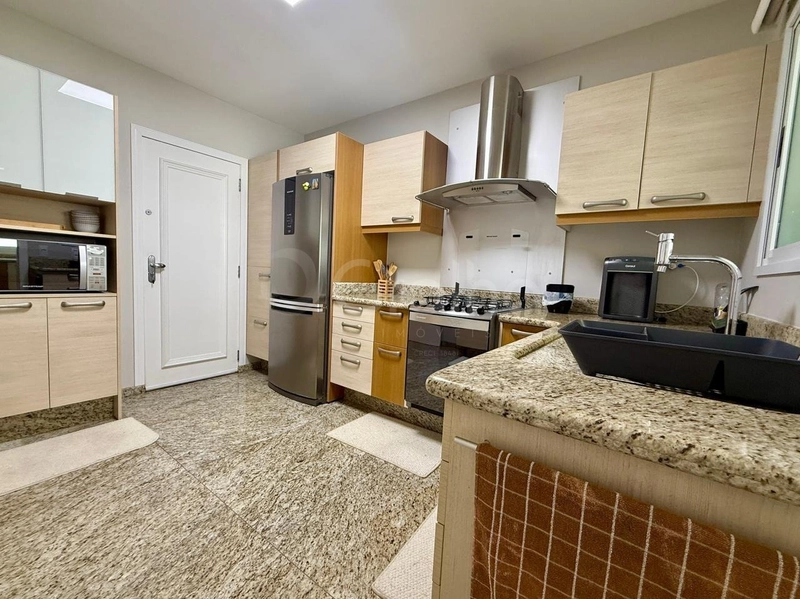 Apartamento de 140 m² com 4 quartos sendo 2 suítes na Agronômica: 14ª foto da galeria de imagens do imóvel