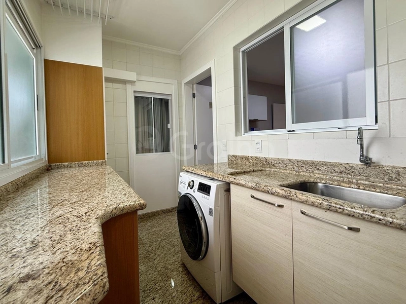 Apartamento de 140 m² com 4 quartos sendo 2 suítes na Agronômica: 15ª foto da galeria de imagens do imóvel