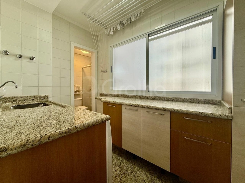 Apartamento de 140 m² com 4 quartos sendo 2 suítes na Agronômica: 16ª foto da galeria de imagens do imóvel