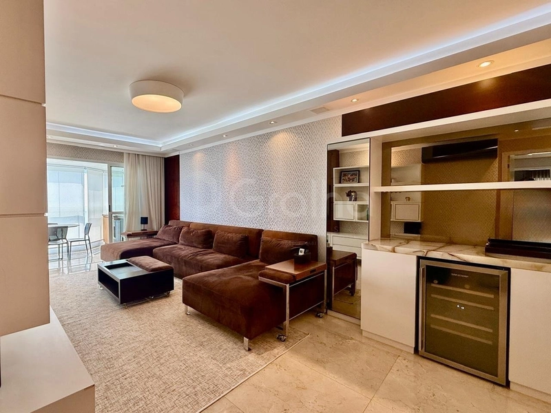 Apartamento de 140 m² com 4 quartos sendo 2 suítes na Agronômica: 6ª foto da galeria de imagens do imóvel