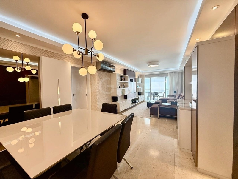 Apartamento de 140 m² com 4 quartos sendo 2 suítes na Agronômica: 1ª foto da galeria de imagens do imóvel