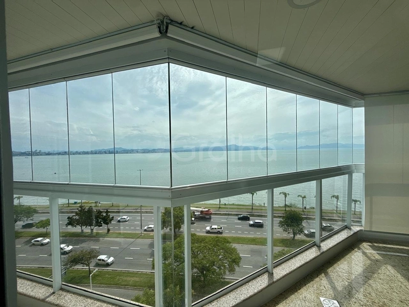 Apartamento de 140 m² com 4 quartos sendo 2 suítes na Agronômica: 10ª foto da galeria de imagens do imóvel