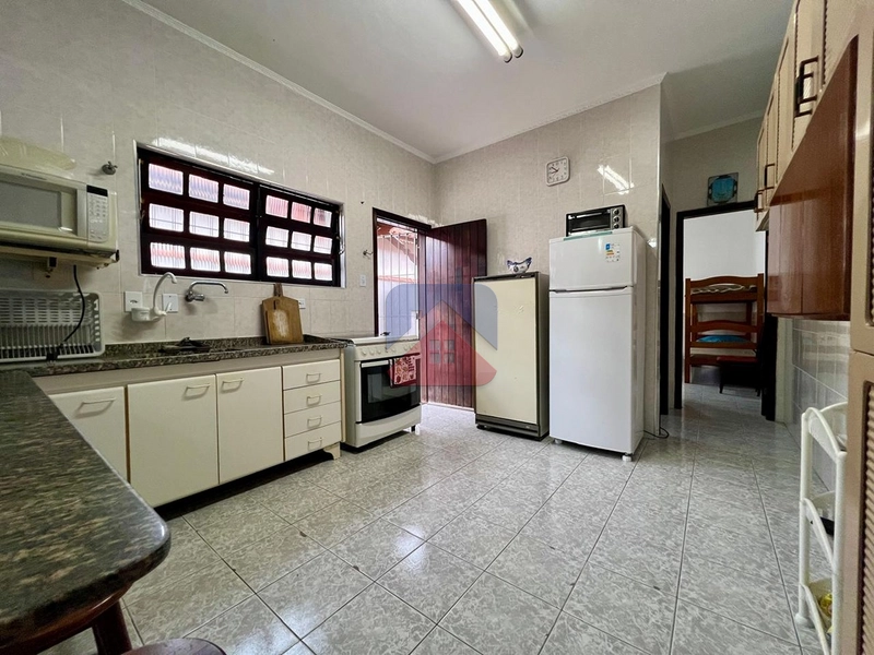 CASA COM 2 DORMITÓRIOS SENDO 1 SUITE E EDICULA PARA VENDA,: 6ª foto da galeria de imagens do imóvel