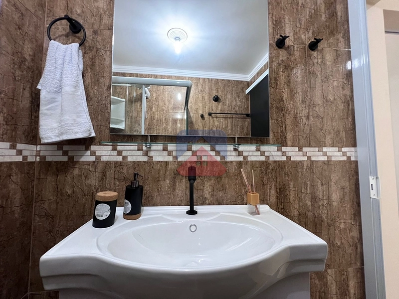 APARTAMENTO 1 DORMITÓRIO PARA VENDA - VILA CAIÇARA 1 dormitório, sala ampla, cozinha, área de serviço e banheiro de serviço. Acabamento em piso frio, 49 m² de área util e 1 vaga de garagem. Edificio de escada com zeladoria, sistema de interfone, bicicletário VALOR DE VENDA: R$ 270.000,00 - Aceita financiamento bancario. VALOR DE IPTU: R$ 250,00 MENSAL VALOR DE CONDOMINIO: R$ 705,00: 20ª foto da galeria de imagens do imóvel