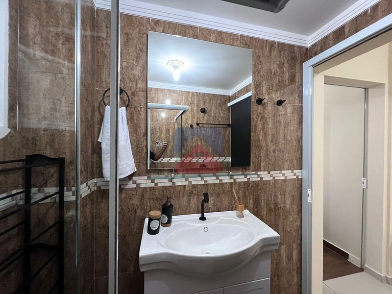 APARTAMENTO 1 DORMITÓRIO PARA VENDA - VILA CAIÇARA 1 dormitório, sala ampla, cozinha, área de serviço e banheiro de serviço. Acabamento em piso frio, 49 m² de área util e 1 vaga de garagem. Edificio de escada com zeladoria, sistema de interfone, bicicletário VALOR DE VENDA: R$ 270.000,00 - Aceita financiamento bancario. VALOR DE IPTU: R$ 250,00 MENSAL VALOR DE CONDOMINIO: R$ 705,00: 17ª foto da galeria de imagens do imóvel