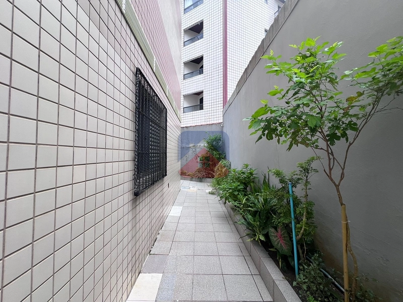 APARTAMENTO 1 DORMITÓRIO PARA VENDA - VILA CAIÇARA 1 dormitório, sala ampla, cozinha, área de serviço e banheiro de serviço. Acabamento em piso frio, 49 m² de área util e 1 vaga de garagem. Edificio de escada com zeladoria, sistema de interfone, bicicletário VALOR DE VENDA: R$ 270.000,00 - Aceita financiamento bancario. VALOR DE IPTU: R$ 250,00 MENSAL VALOR DE CONDOMINIO: R$ 705,00: 41ª foto da galeria de imagens do imóvel