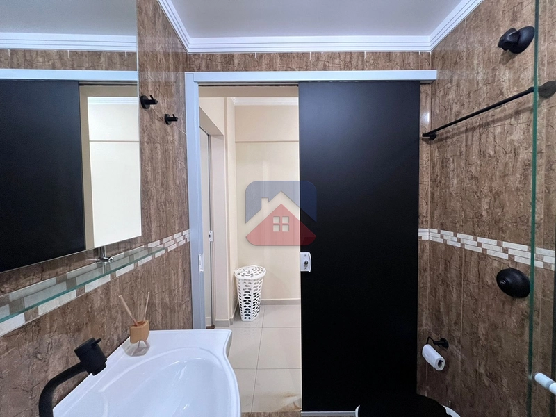 APARTAMENTO 1 DORMITÓRIO PARA VENDA - VILA CAIÇARA 1 dormitório, sala ampla, cozinha, área de serviço e banheiro de serviço. Acabamento em piso frio, 49 m² de área util e 1 vaga de garagem. Edificio de escada com zeladoria, sistema de interfone, bicicletário VALOR DE VENDA: R$ 270.000,00 - Aceita financiamento bancario. VALOR DE IPTU: R$ 250,00 MENSAL VALOR DE CONDOMINIO: R$ 705,00: 22ª foto da galeria de imagens do imóvel