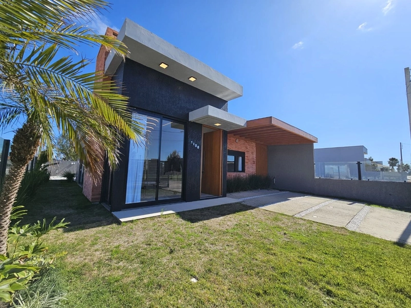 Linda Casa à Venda com Living Integrado e Espaço amplo com Piscina!: 9ª foto da galeria de imagens do imóvel