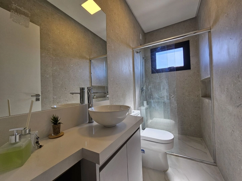 Linda Casa à Venda com Living Integrado e Espaço amplo com Piscina!: 10ª foto da galeria de imagens do imóvel