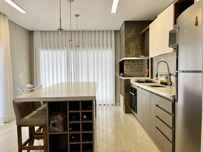Linda Casa à Venda com Living Integrado e Espaço amplo com Piscina!: 14ª foto da galeria de imagens do imóvel