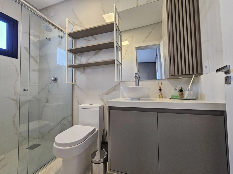 Linda Casa à Venda com Living Integrado e Espaço amplo com Piscina!: 8ª foto da galeria de imagens do imóvel