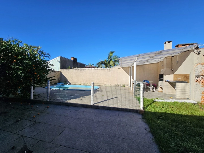 Casa à venda em Atlantida Sul: 8ª foto da galeria de imagens do imóvel
