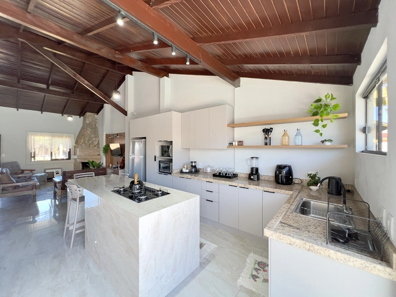 Casa com Piscina Aquecida e Espaço Gourmet a 500m do Mar: 15ª foto da galeria de imagens do imóvel