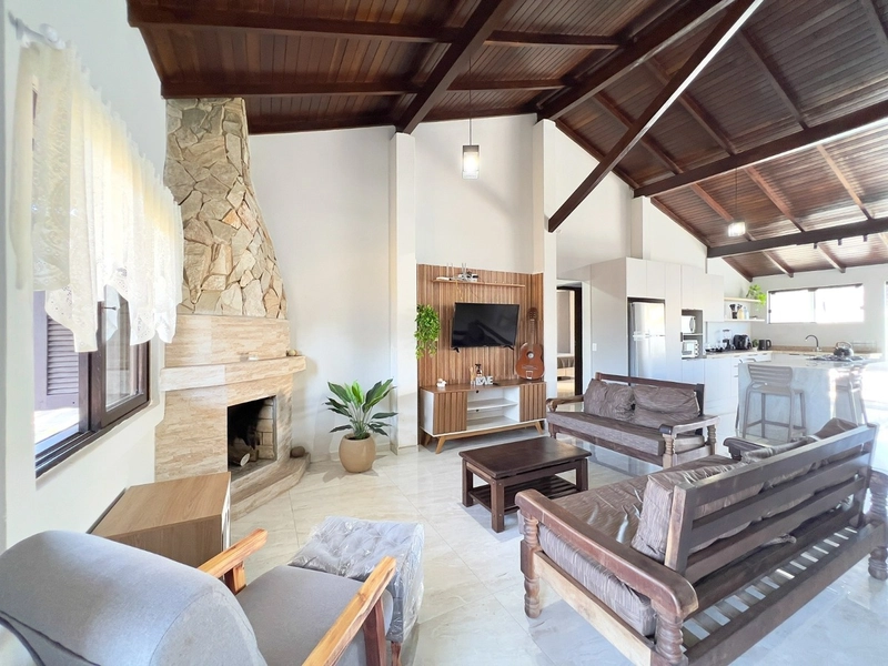 Casa com Piscina Aquecida e Espaço Gourmet a 500m do Mar: 8ª foto da galeria de imagens do imóvel