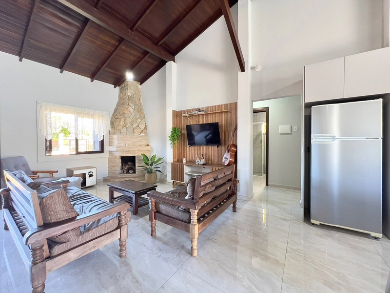 Casa com Piscina Aquecida e Espaço Gourmet a 500m do Mar: 5ª foto da galeria de imagens do imóvel