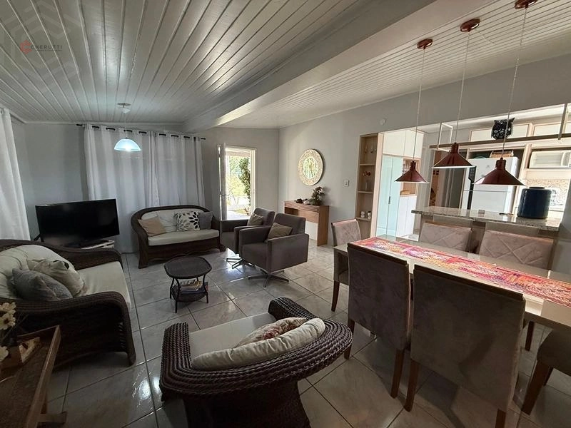 Linda Casa em Atlântida Sul - Preço Imperdível!: 4ª foto da galeria de imagens do imóvel