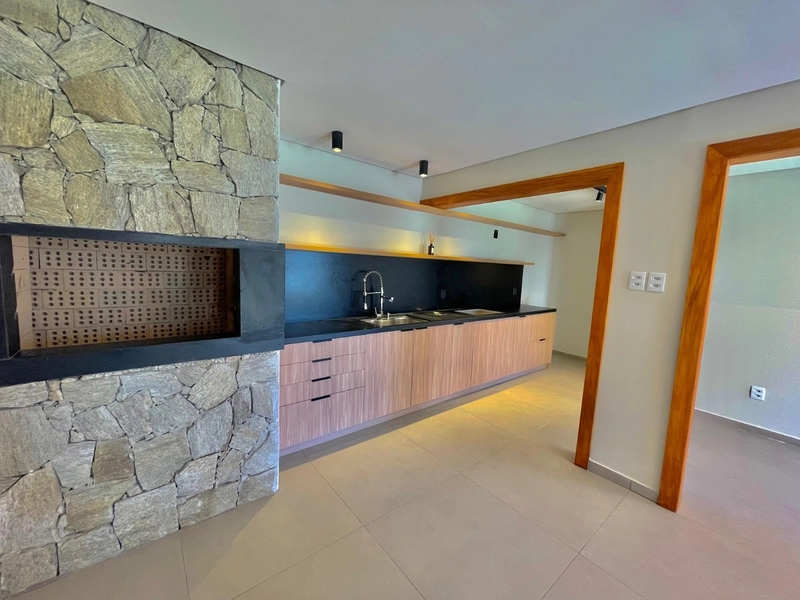 Linda Casa com 3 Dormitórios e Living Amplo no Centro de Xangri-Lá!: 6ª foto da galeria de imagens do imóvel