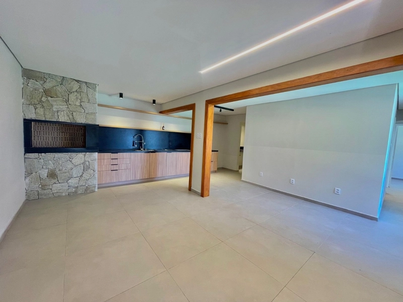 Linda Casa com 3 Dormitórios e Living Amplo no Centro de Xangri-Lá!: 5ª foto da galeria de imagens do imóvel