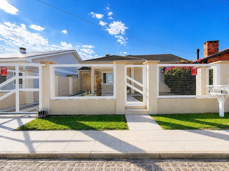 Casa Charmosa com 3 Dormitórios e Living integrado com Lareira!: 13ª foto da galeria de imagens do imóvel