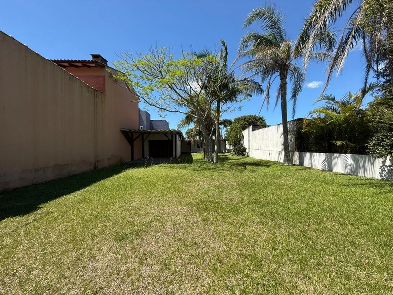 Casa á  Venda com Ótima Localização, Frente Leste e Pátio Amplo!: 5ª foto da galeria de imagens do imóvel