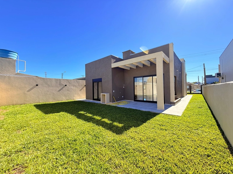 Linda Casa em Alvenaria com 3 Dormitórios e Pátio Amplo!: 22ª foto da galeria de imagens do imóvel