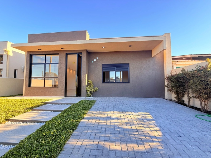 Linda Casa em Alvenaria com 3 Dormitórios e Pátio Amplo!: 2ª foto da galeria de imagens do imóvel