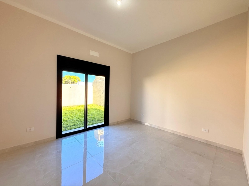 Linda Casa em Alvenaria com 3 Dormitórios e Pátio Amplo!: 16ª foto da galeria de imagens do imóvel