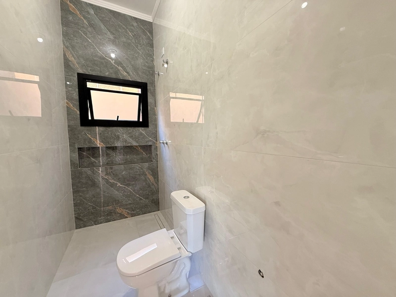 Linda Casa em Alvenaria com 3 Dormitórios e Pátio Amplo!: 13ª foto da galeria de imagens do imóvel