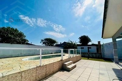 Casa Semi-mobiliada com Piscina Próxima ao Mar - 2 Dormitórios: 5ª foto da galeria de imagens do imóvel