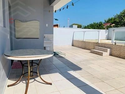 Casa Semi-mobiliada com Piscina Próxima ao Mar - 2 Dormitórios: 4ª foto da galeria de imagens do imóvel