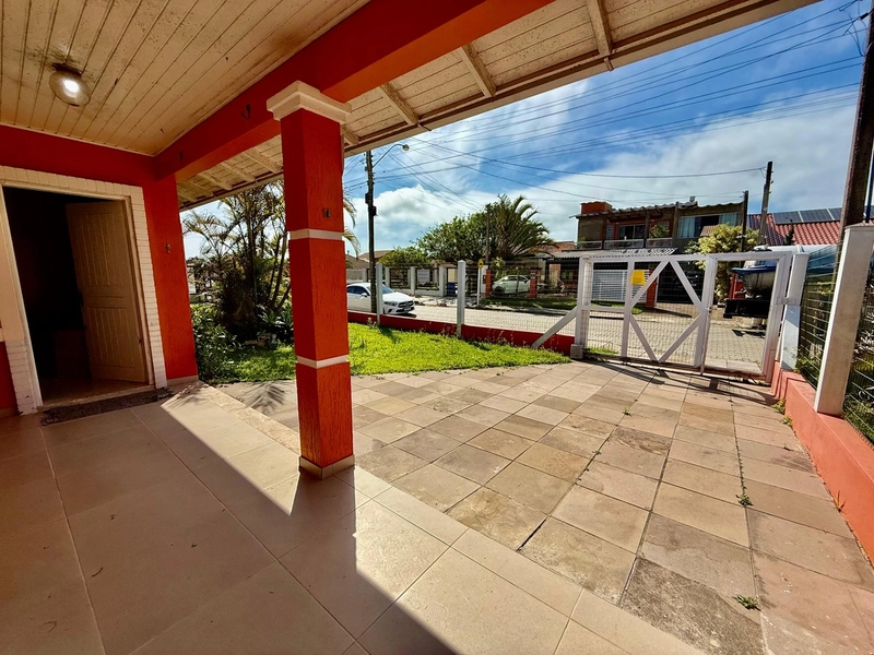 Linda Casa em Região Privilegiada com 3 Dormitórios e Piscina!: 5ª foto da galeria de imagens do imóvel