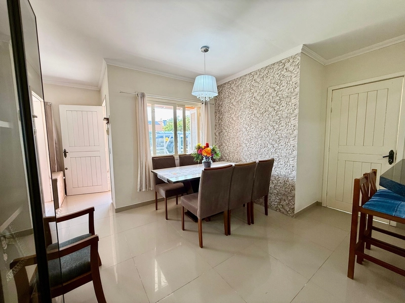 Linda Casa em Região Privilegiada com 3 Dormitórios e Piscina!: 23ª foto da galeria de imagens do imóvel