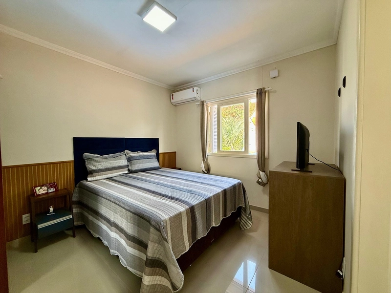 Linda Casa em Região Privilegiada com 3 Dormitórios e Piscina!: 18ª foto da galeria de imagens do imóvel
