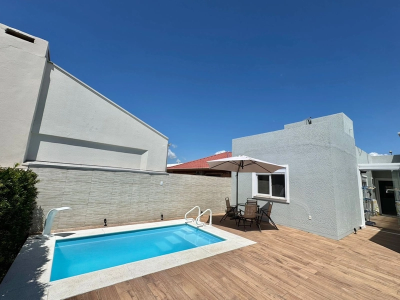 Casa Compacta e Moderna com Suíte, Piscina Aquecida e Placas Solares –: 19ª foto da galeria de imagens do imóvel