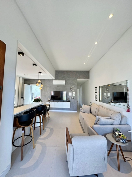 Casa Compacta e Moderna com Suíte, Piscina Aquecida e Placas Solares –: 12ª foto da galeria de imagens do imóvel