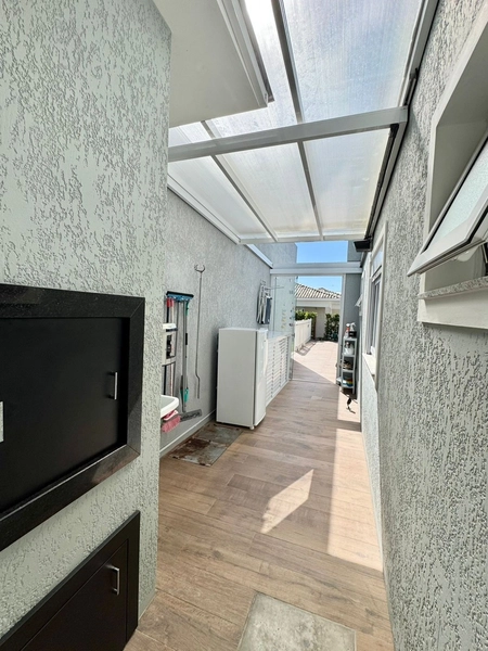 Casa Compacta e Moderna com Suíte, Piscina Aquecida e Placas Solares –: 25ª foto da galeria de imagens do imóvel