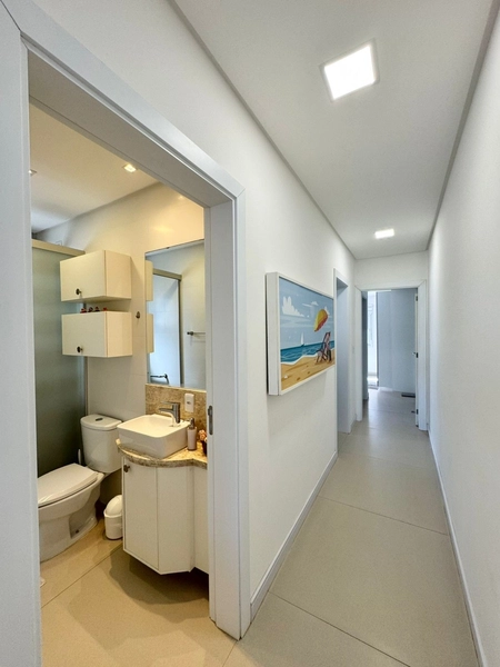 Casa Compacta e Moderna com Suíte, Piscina Aquecida e Placas Solares –: 27ª foto da galeria de imagens do imóvel
