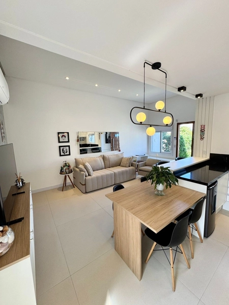 Casa Compacta e Moderna com Suíte, Piscina Aquecida e Placas Solares –: 22ª foto da galeria de imagens do imóvel