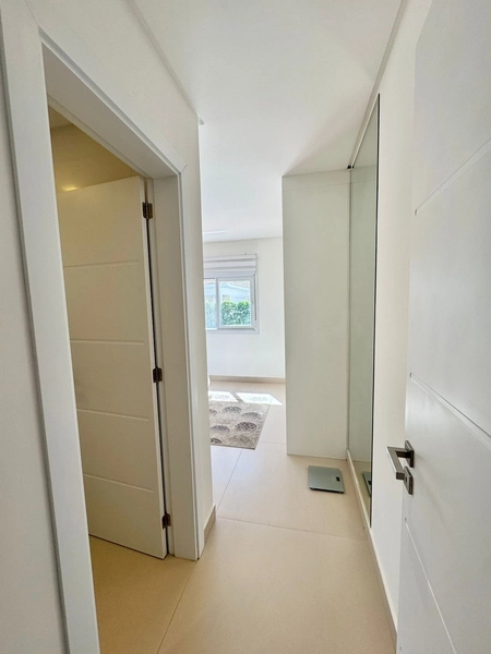 Casa Compacta e Moderna com Suíte, Piscina Aquecida e Placas Solares –: 36ª foto da galeria de imagens do imóvel