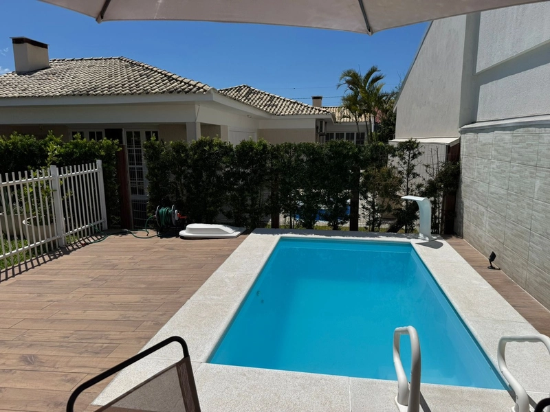 Casa Compacta e Moderna com Suíte, Piscina Aquecida e Placas Solares –: 32ª foto da galeria de imagens do imóvel