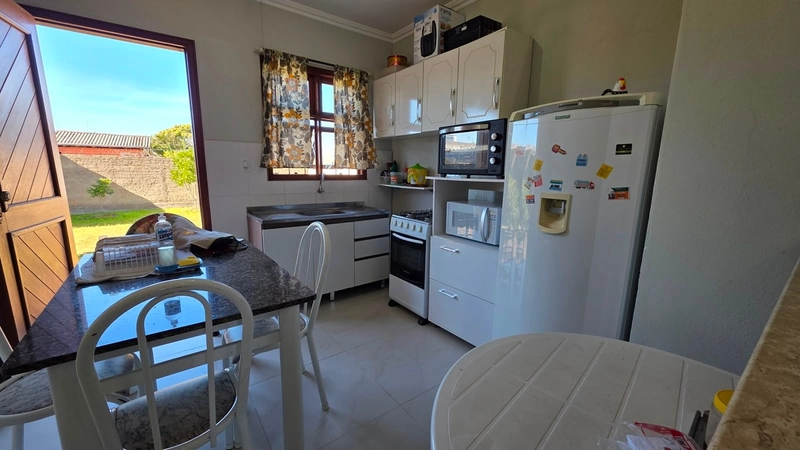 Linda Casa em Rainha do Mar com 3 Dormitórios e Pátio Amplo!: 2ª foto da galeria de imagens do imóvel