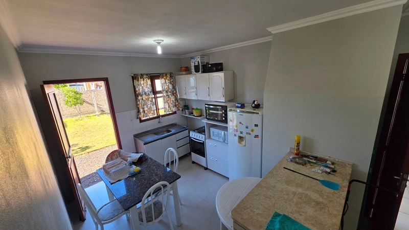 Linda Casa em Rainha do Mar com 3 Dormitórios e Pátio Amplo!: 3ª foto da galeria de imagens do imóvel