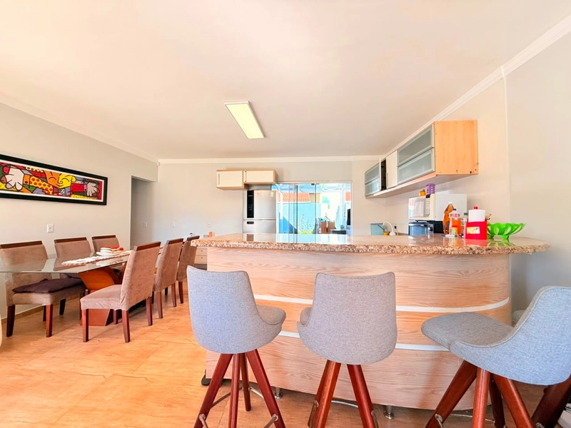 Casa á Venda com 3 Dormitórios, Living Integrado e Pátio Amplo!: 4ª foto da galeria de imagens do imóvel