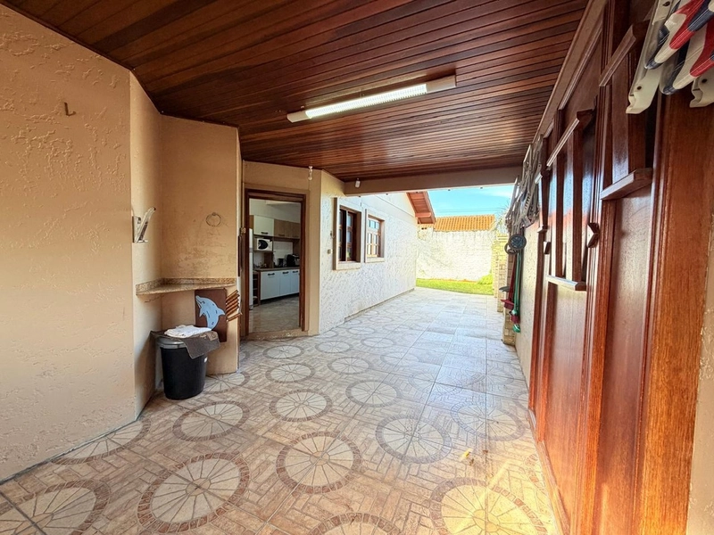 Linda Casa com Lareira, 3 Dormitórios e Amplo Pátio a 450m do Mar!: 15ª foto da galeria de imagens do imóvel