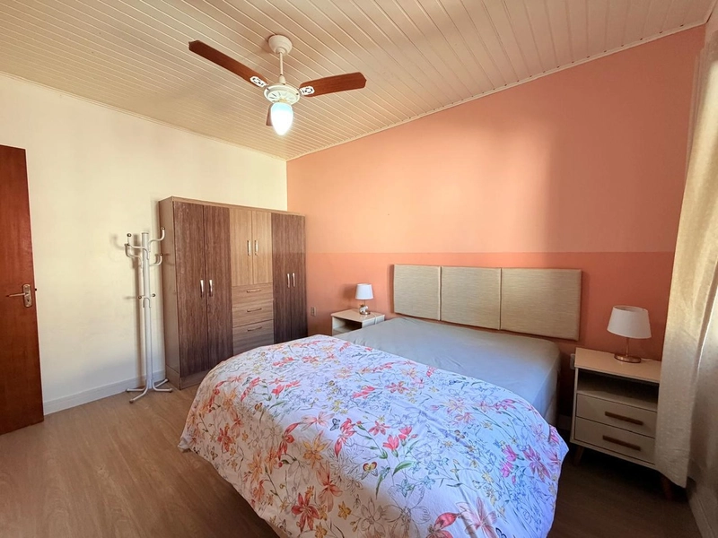 Linda Casa com Lareira, 3 Dormitórios e Amplo Pátio a 450m do Mar!: 12ª foto da galeria de imagens do imóvel