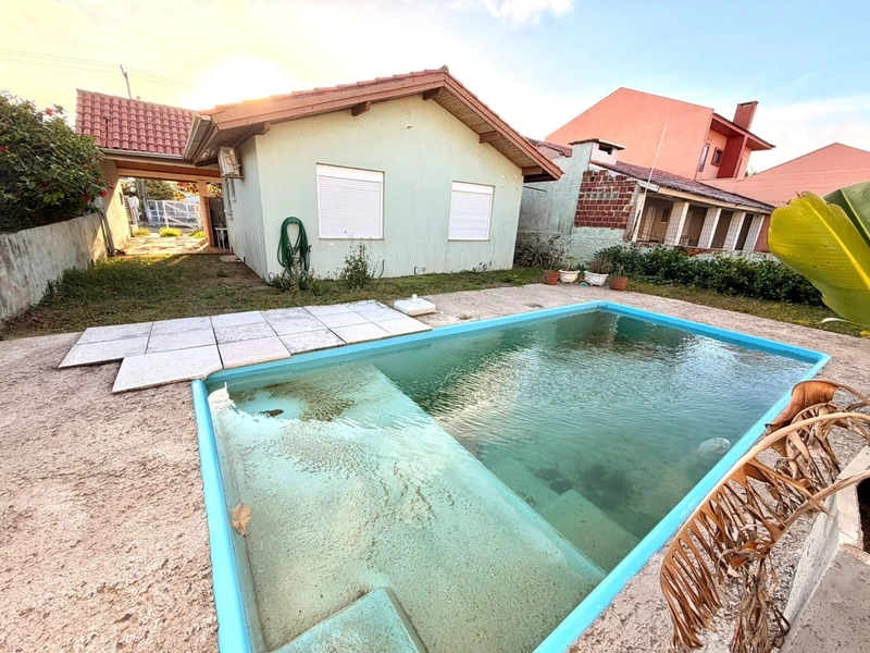 Ótima Casa em Atlântida Sul com 3 Dormitórios e Piscina: 18ª foto da galeria de imagens do imóvel