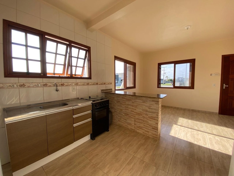 Casa com Suíte, Varanda com Churrasqueira e 98m² de Construção: 5ª foto da galeria de imagens do imóvel